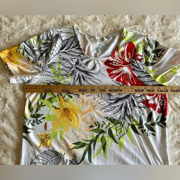 cj banks Size X Short sleeve top | Bright tropical floral design - Picture 2 of 7